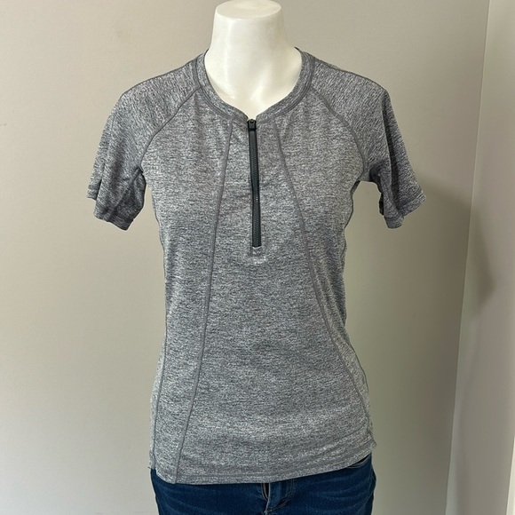 Athleta PACIFICA CONTOURED Grey HEATHER TEE UPF Swim Paddle Beach Sz S - Picture 3 of 13